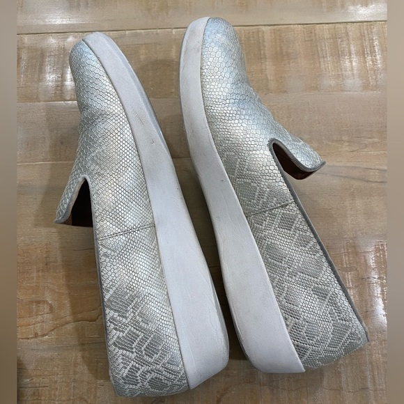 Womens FITFLOP SUPERSKATE silver metallic snake print loader slipper shoes - Picture 4 of 11